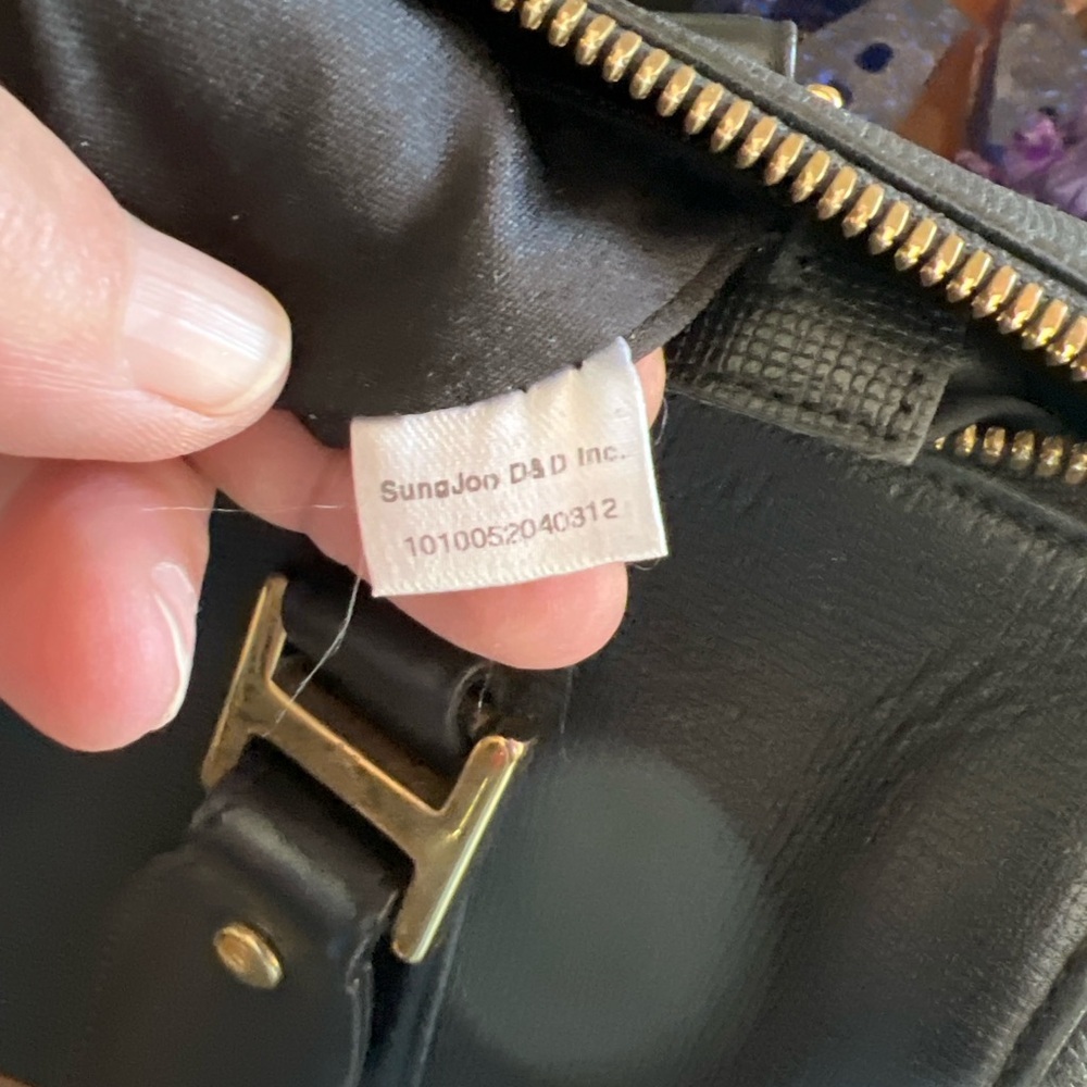 MCM Vintage Black Leather Boston Bag Satchel – Gold Hardware, Rare Style - Picture 7 of 7